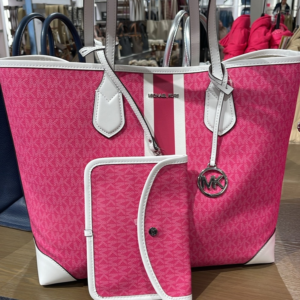 Michael Kors Eva Large Signature Logo Stripe Tote Bag Dragonfruit 
NWT - Picture 15 of 16